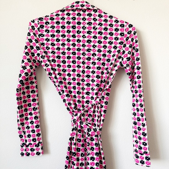 Diane Von Furstenberg Wrap Dress - Picture 9 of 12
